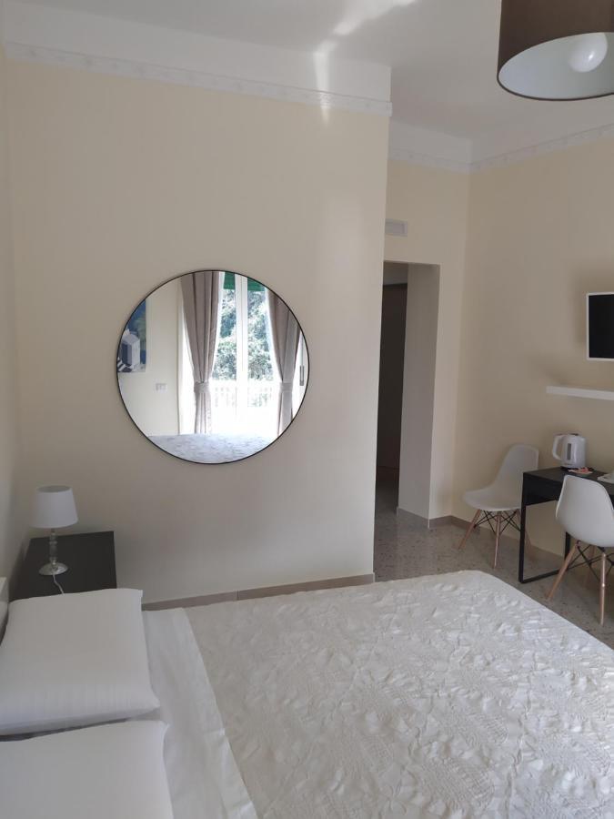 Casa Umberto Panzió Salerno Kültér fotó